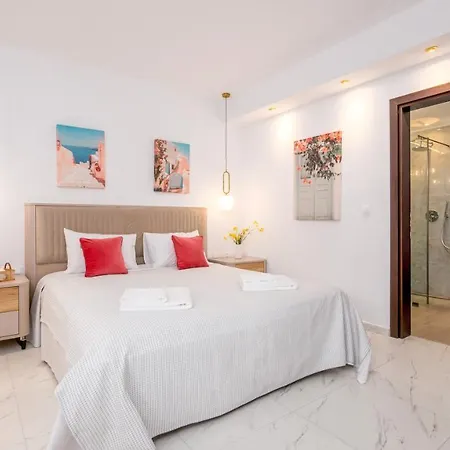 Pamina Mare ניאה סקיוני