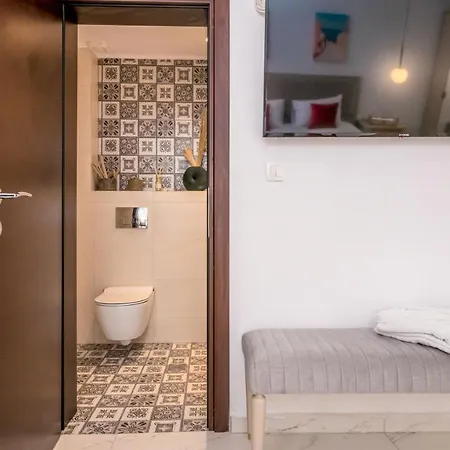 Pamina Mare ניאה סקיוני