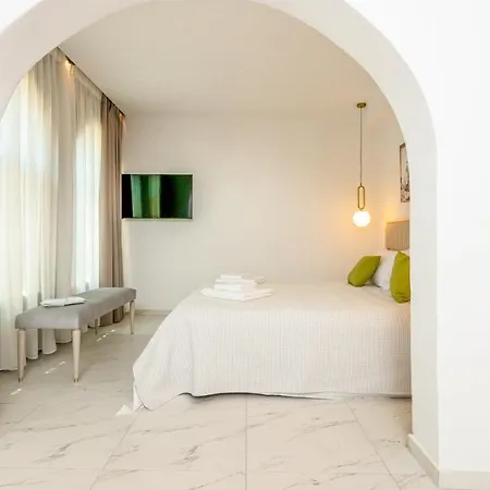 Pamina Mare * ניאה סקיוני