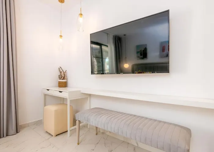 Pamina Mare Nea Skioni